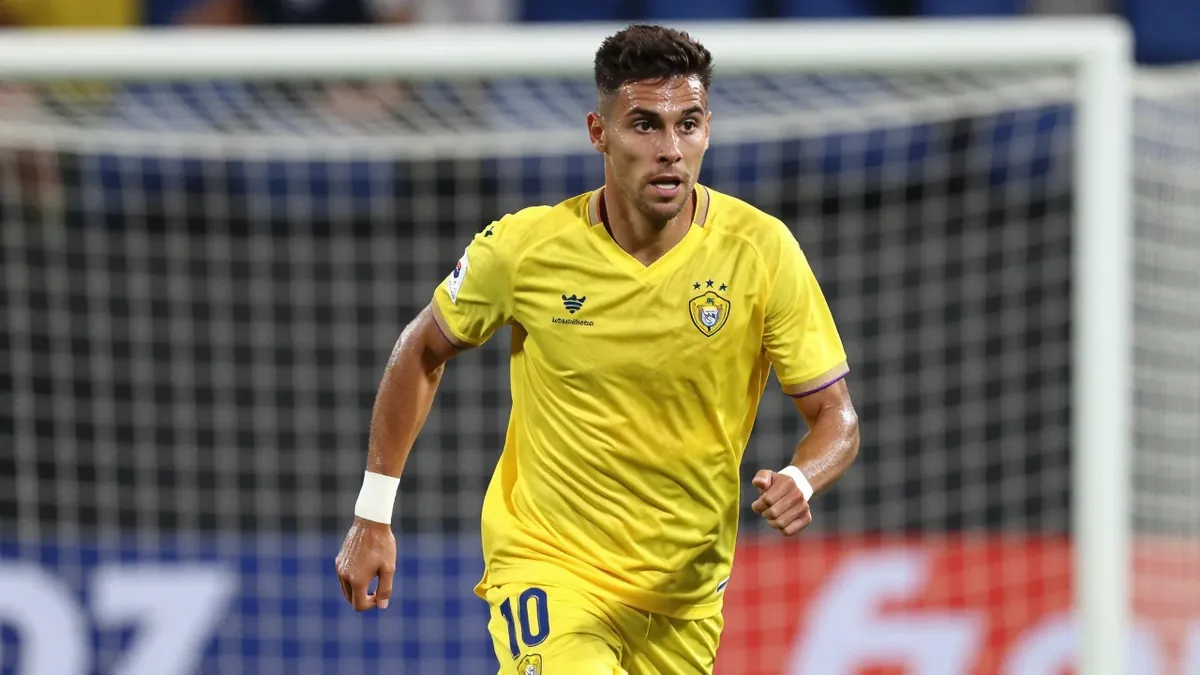 A photorealistic image of a UD Las Palmas player in a yellow jersey, with a number 10 on his back, running with the ball...